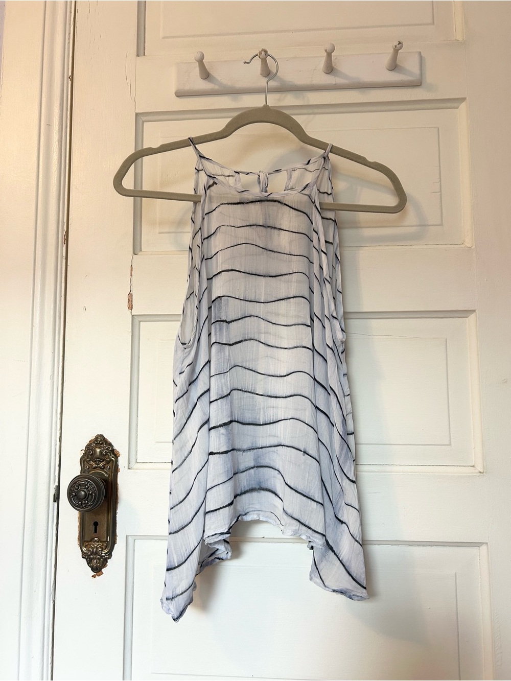 Anthropologie Cloth & Stone White Blue Tank Top Medium Beach Ocean Light Flowy
